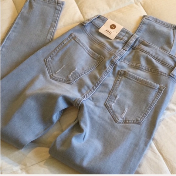 NWT! JBD Light Wash Skinny Jeans - Picture 4 of 5